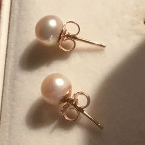 6 mm Pearl Stud Earrings